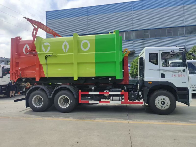 东风华神后双桥钩臂车