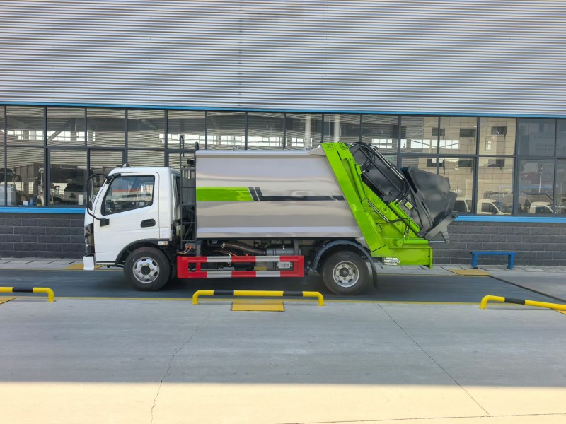 飞碟奥驰7方纯电绿牌压缩垃圾车