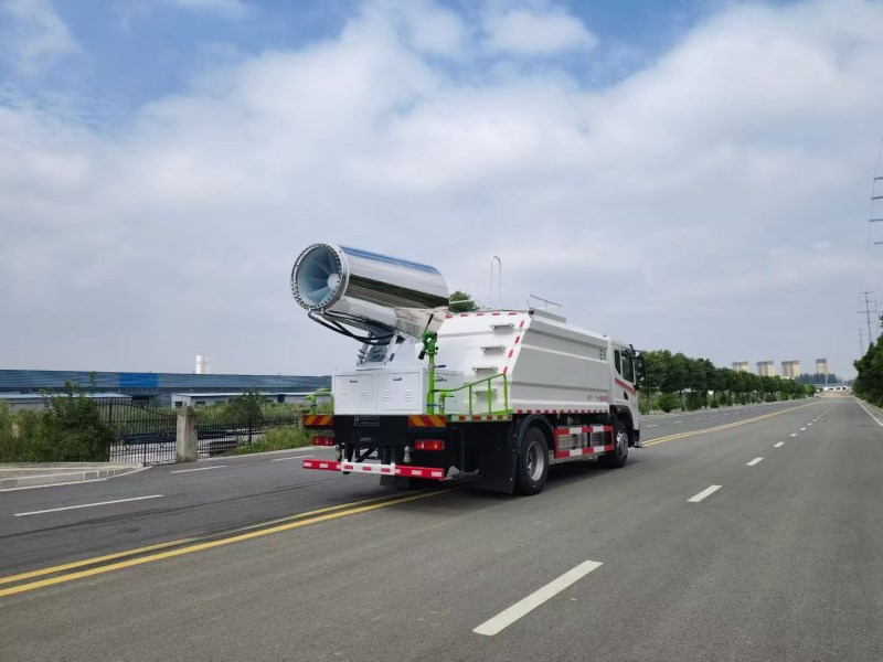 东‮华风‬神DV5 12立方洒‮车水‬纯电动清洗车