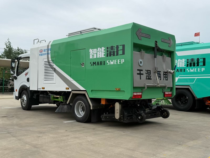 畅销干湿两用吸尘车