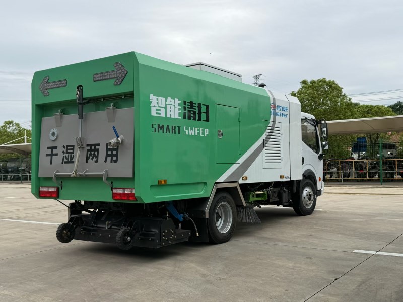 畅销干湿两用吸尘车