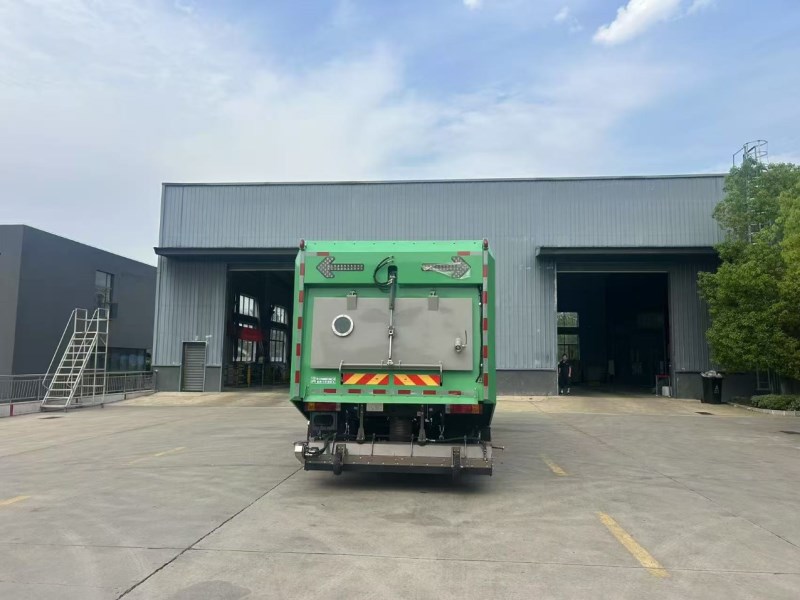 陕汽L5000新款18吨干湿两用道路污染清除车