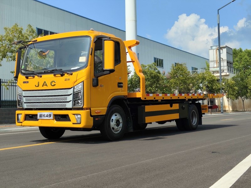 骏铃A9单排3800轴距蓝牌清障车