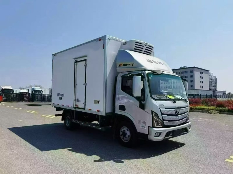 福田欧马可宽体自动挡冷藏车