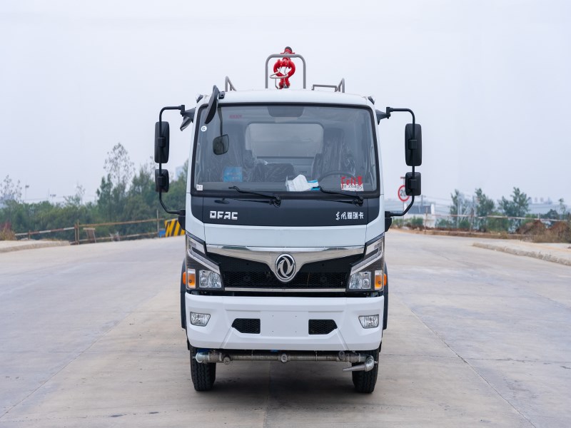 8方消防洒水车