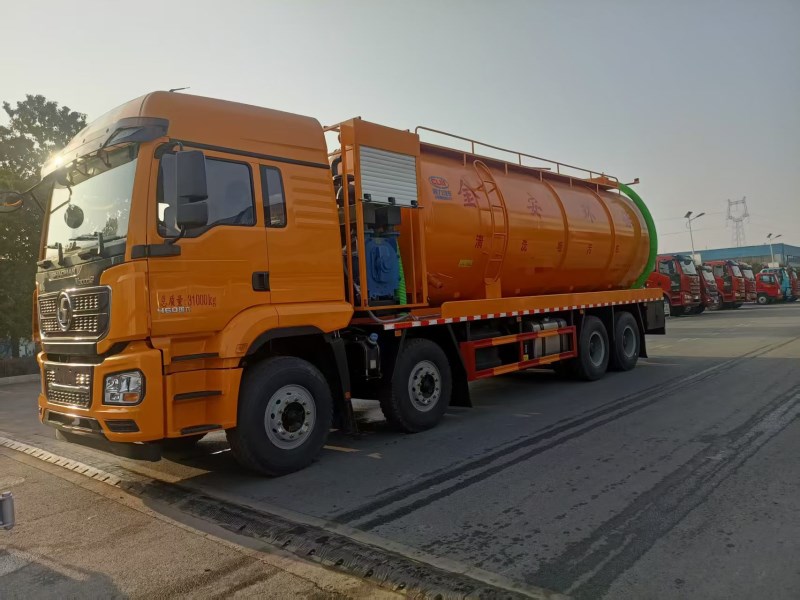 陕汽德龙前四后八33方清洗吸污车
