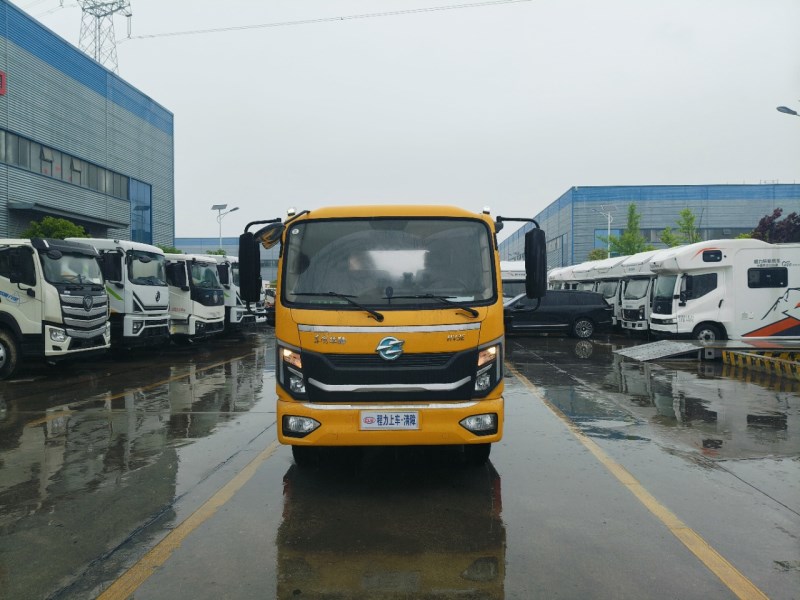 华神新能源电车100.46度电