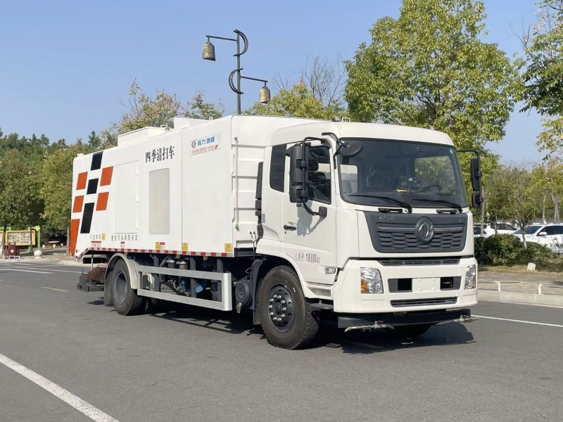 东风天锦全能四季清扫车