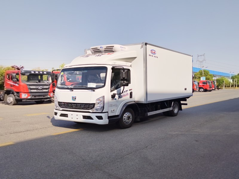 蓝擎自动挡冷藏车
