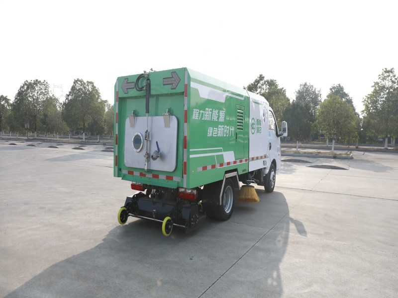 东风小型纯电动4方洗扫车