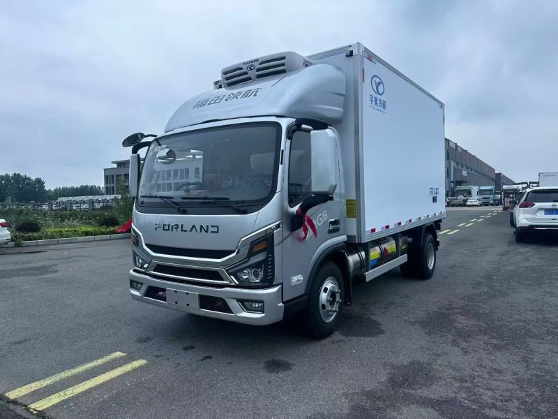福田领航G6"聚能王"宽体LNG冷藏车