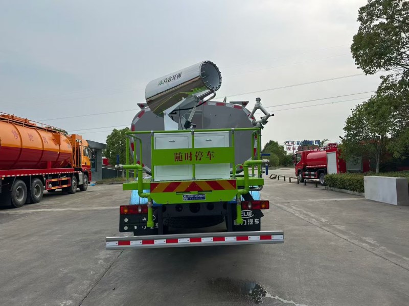 14方新能源洒水车