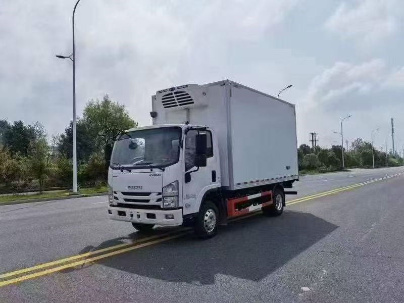 五十铃蓝牌活鱼运输车