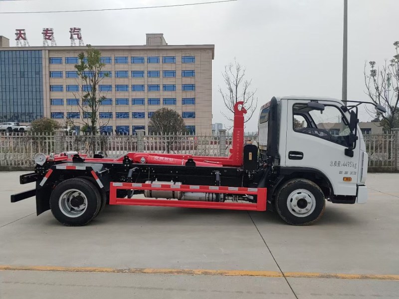 上汽跃进地库版重载勾臂车