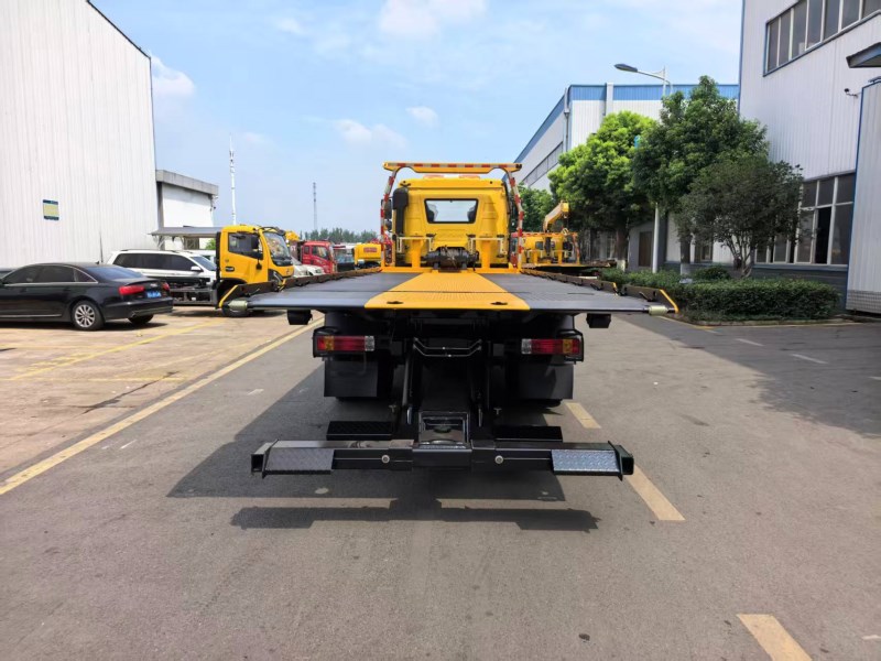 解放J6L大柴260马力一拖二