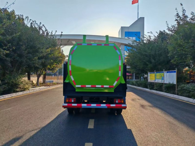 重汽豪沃蓝牌餐厨垃圾车