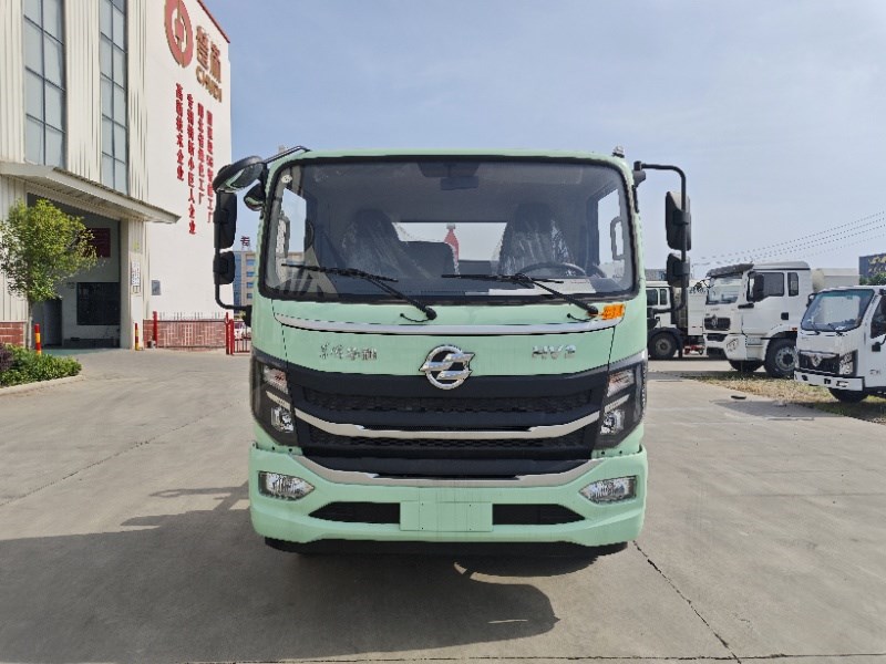 东风华神HV3蓝牌3800轴距勾臂垃圾车