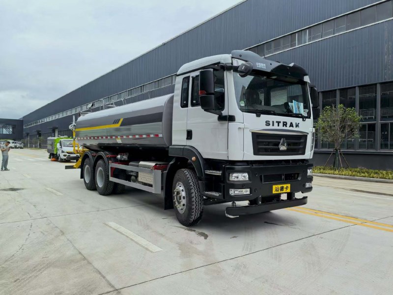 重汽汕德卡后双桥洒水车