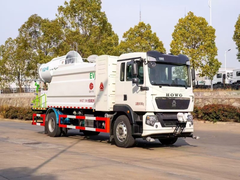 重汽豪沃TX5纯电动抑尘车