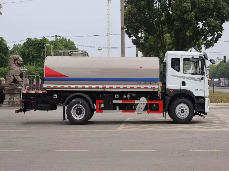 东风华神新款T5 15方洒水车